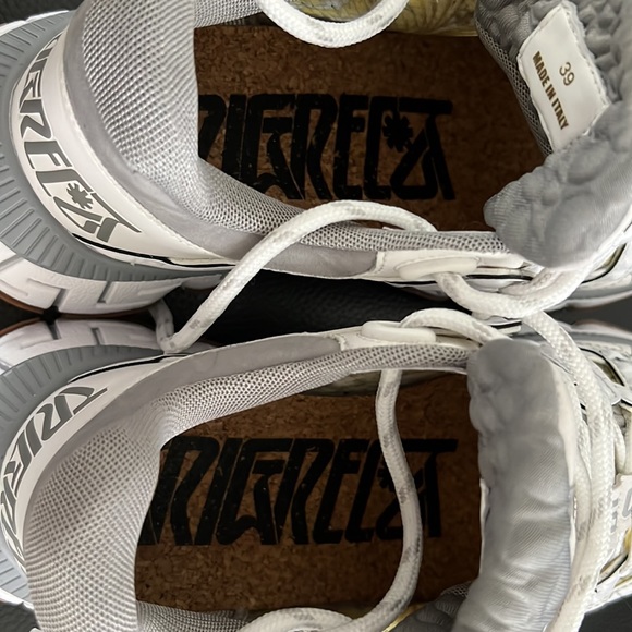 Versace Trigrecca sneaker - Picture 6 of 9